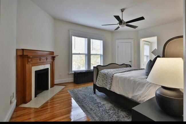 Building Photo - 398 W 5th Ave