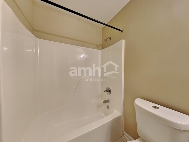 Building Photo - 3178 Vickery Dr NE