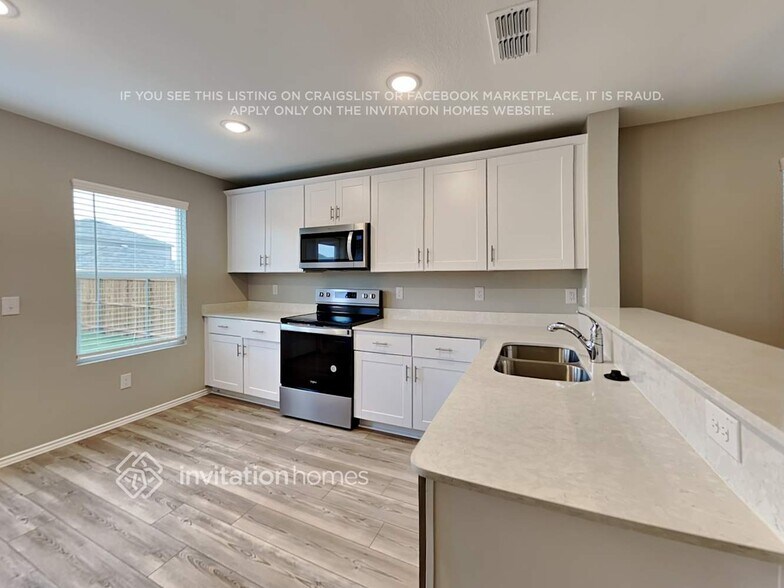 Building Photo - 1007 Clear Dusk Ln