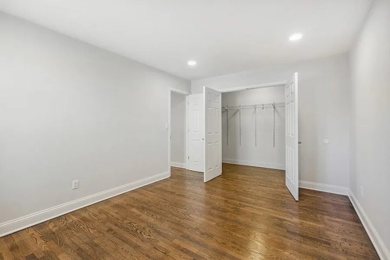 Building Photo - 314 Oakwood Ave