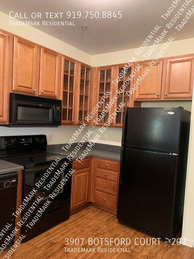 Building Photo - 2 Bedroom 2 Bath Condo on Botsford Court A...