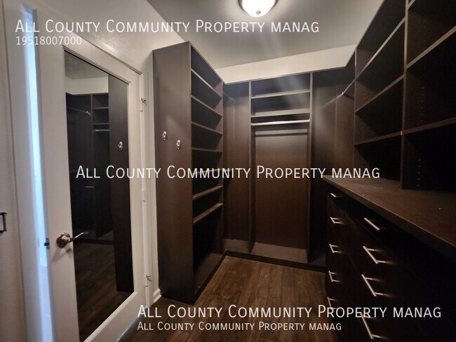 Building Photo - 43 Los Indios