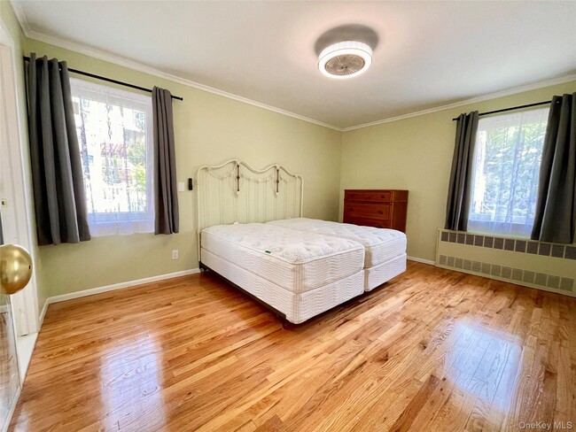 Building Photo - 39-05 Douglaston Pkwy