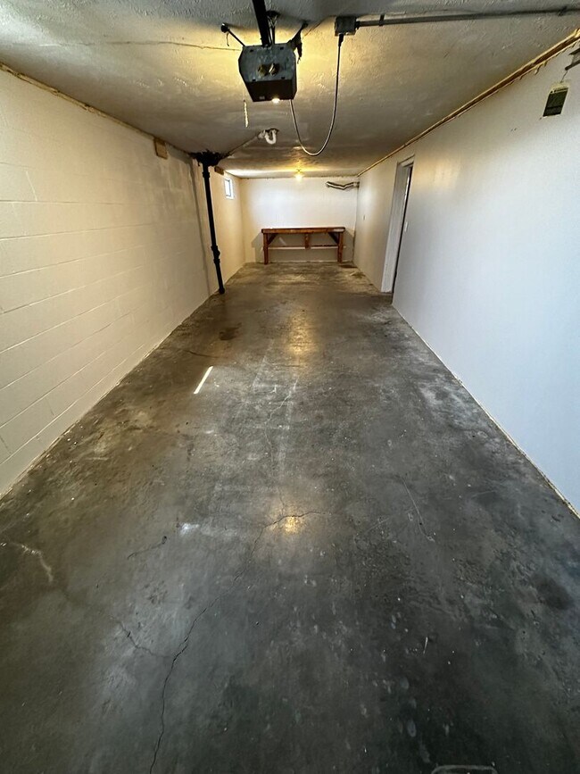 Building Photo - 9814-9816 Linden Ave