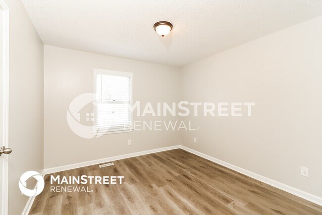 Building Photo - 23 Silverthorne Dr