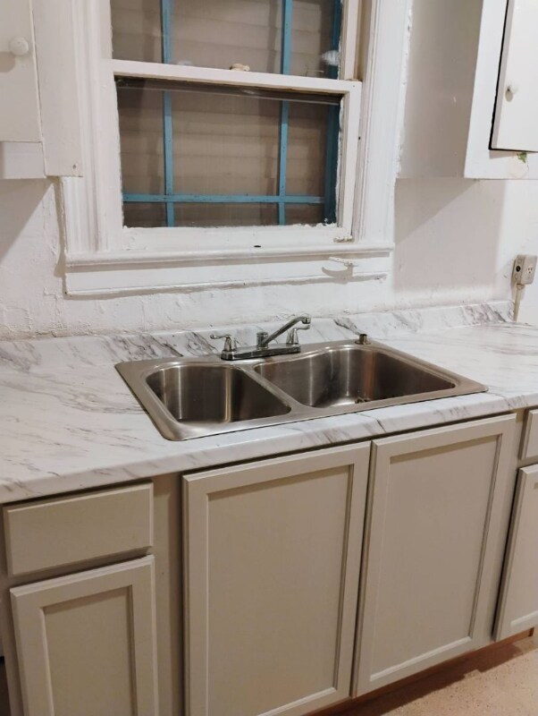 Building Photo - 510 Vanderbilt St