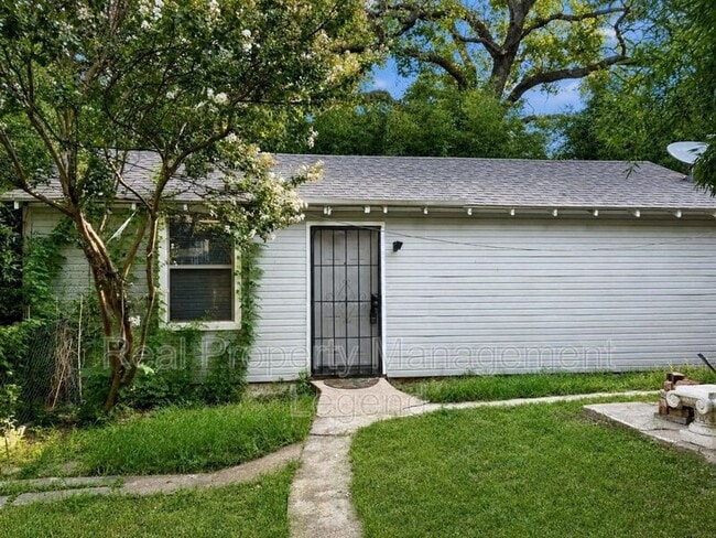 Building Photo - 933 Gillham Rd