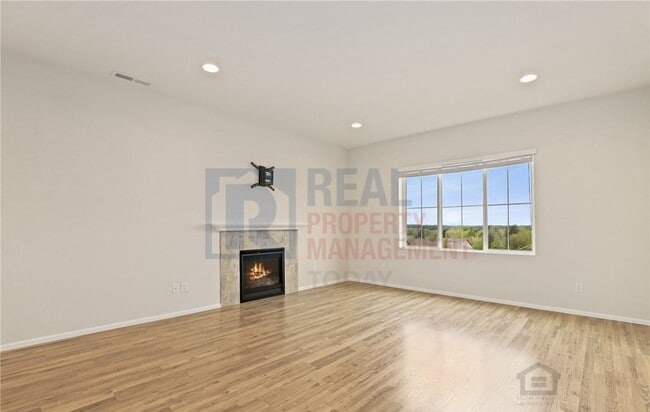 Building Photo - Beautiful 4-Bedroom Home Featuring Open Layout & Stainless Appliances!!