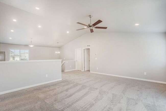 Building Photo - 3723 Pristine Ave