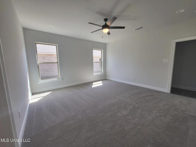 Building Photo - 860 Leeward Dr