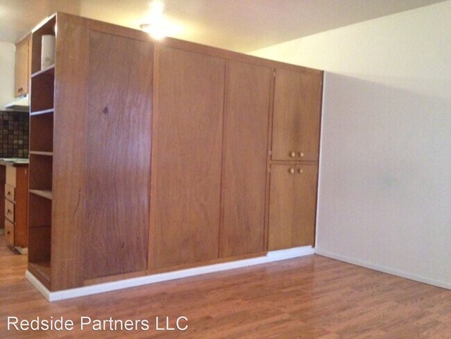 Building Photo - 1718 Summit Ave