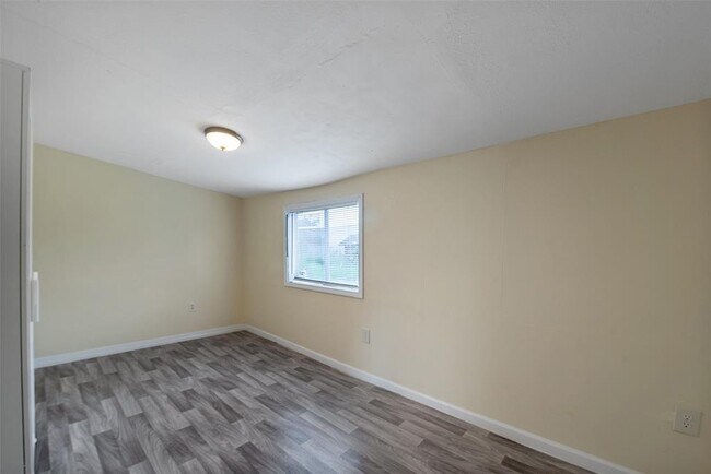Building Photo - 1614 Ryon St