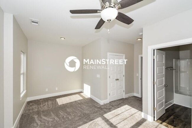 Building Photo - 2 Bedroom Pet-Friendly Home in Lebanon, TN with Main Street Renewal