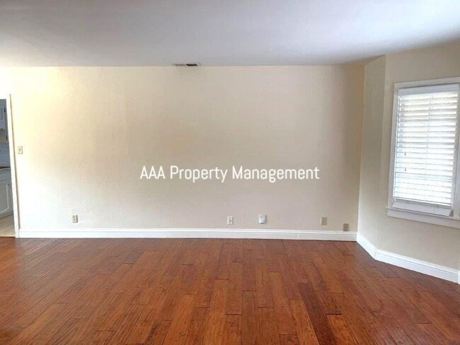 Building Photo - Pleasant HIll 3 bedroom 2 bath Great locat...