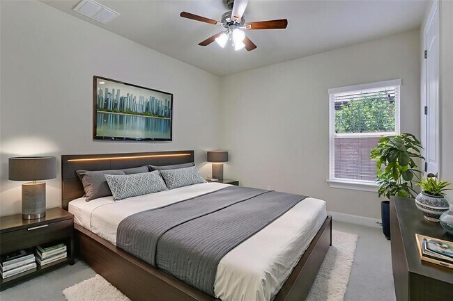 Building Photo - 3009 Silvergrass Cv
