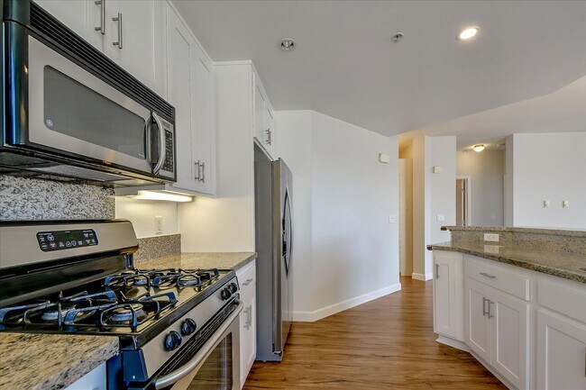 Building Photo - Candlestick Point - 2 BR, 2 BA Condo 1,166...