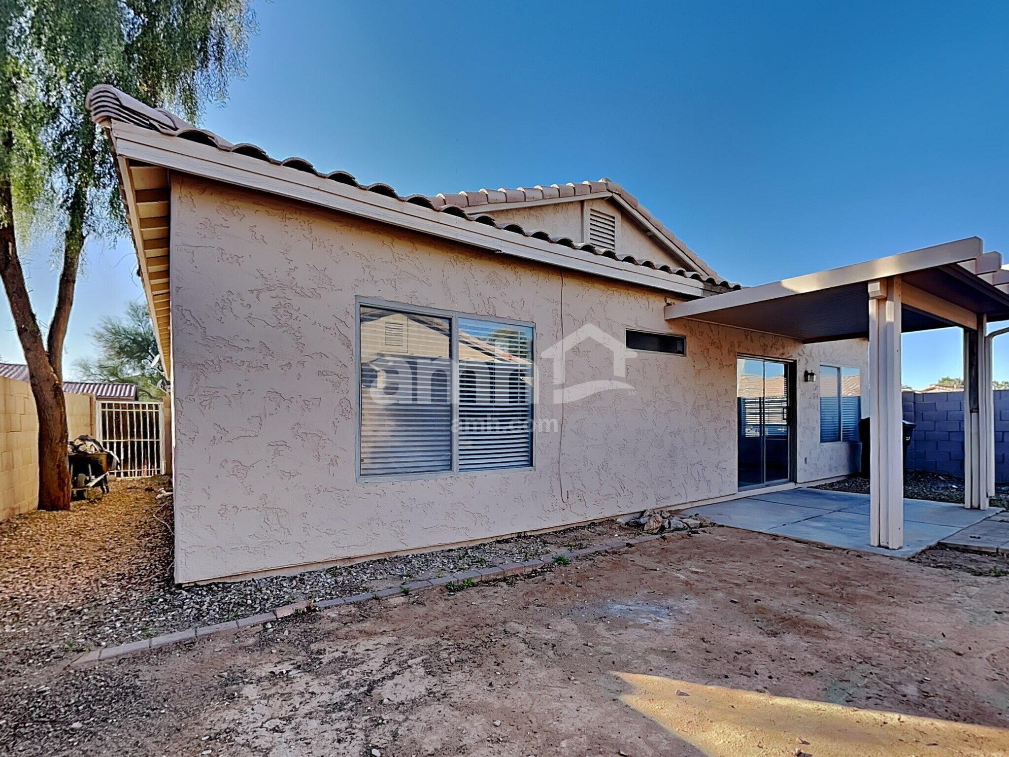 Building Photo - 2541 E La Costa Dr