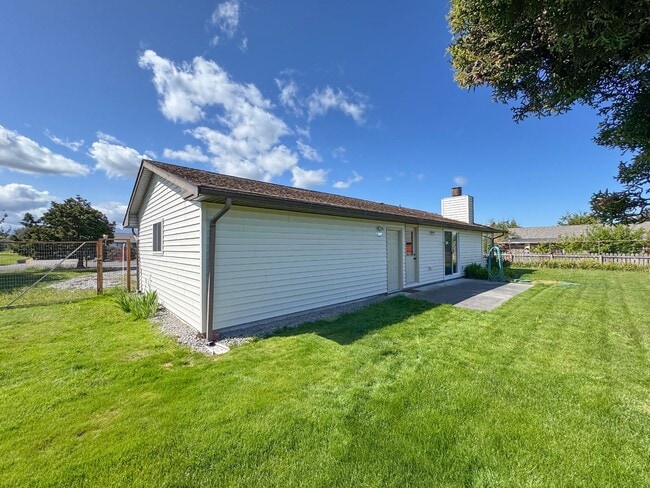 Building Photo - 41 McLaughlin Rd