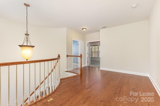 Building Photo - 9429 Ridgeforest Dr