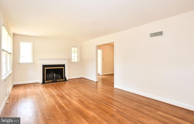 Building Photo - 6123 Wynnwood Rd