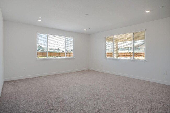 Building Photo - 2064 Baker Ct