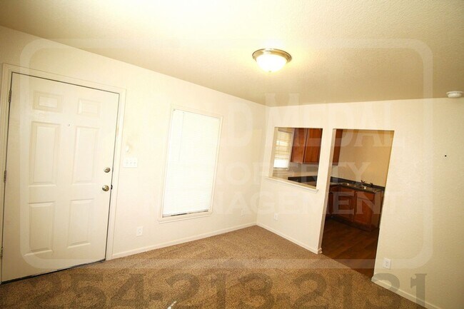 Building Photo - 625 Brook Dr