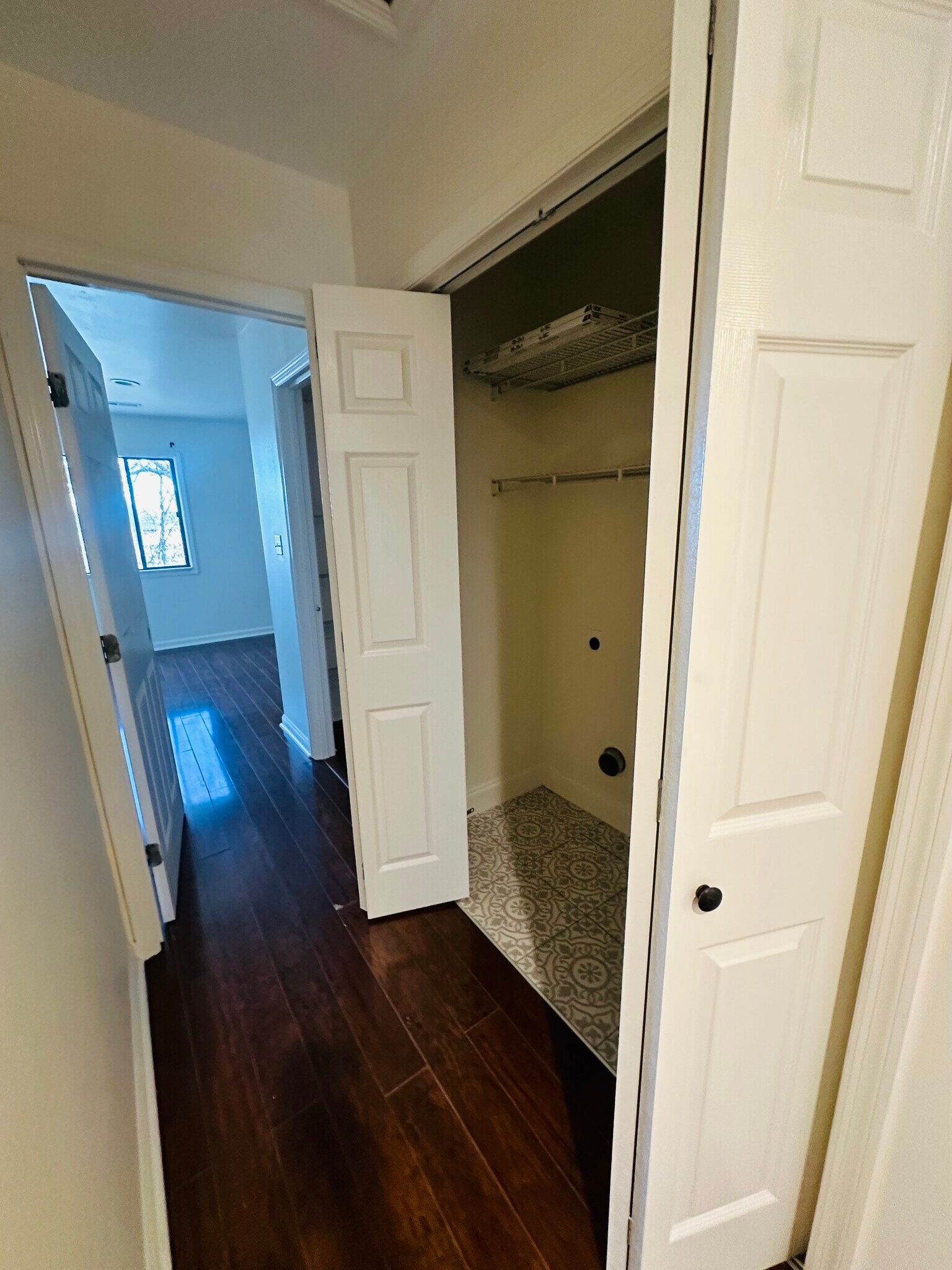 Laundry area - 703 Idlewood Ln