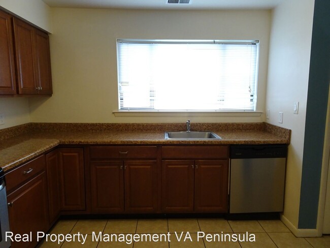 Building Photo - 3 br, 2.5 bath House - 1058 Willow Green Dr.