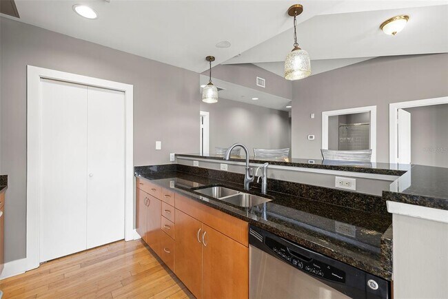 Building Photo - 1010 Central Ave N