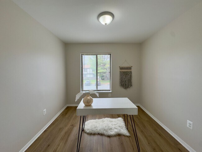 Building Photo - Charming 3 Bedroom/2 Full Bath/2 Half Bath Townhome in Parkville, MD!