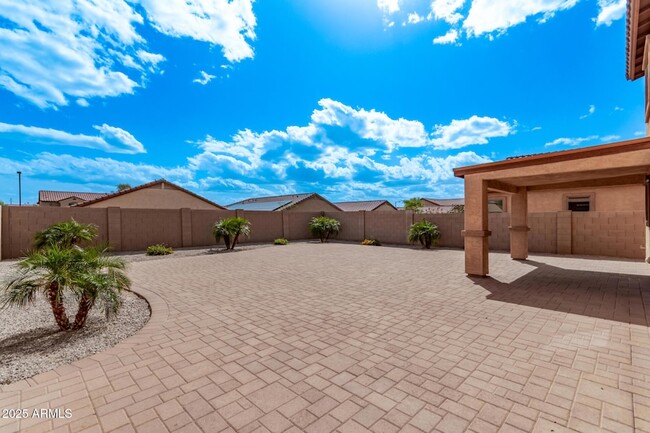 Building Photo - 23561 W Mohave St