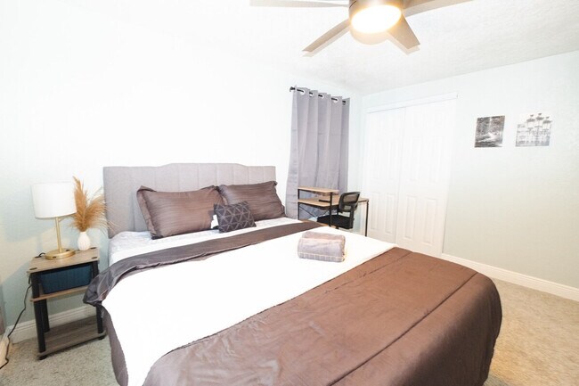 Building Photo - 3007 E 21st Ave