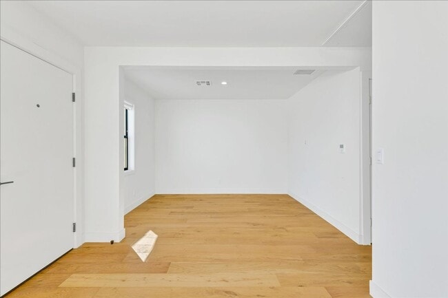 Building Photo - 3381 N Eagle Rock Blvd