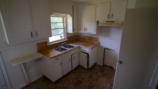 Building Photo - 3964 Del Rosa Dr