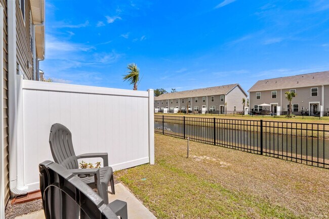 Building Photo - 332 Bayou Loop