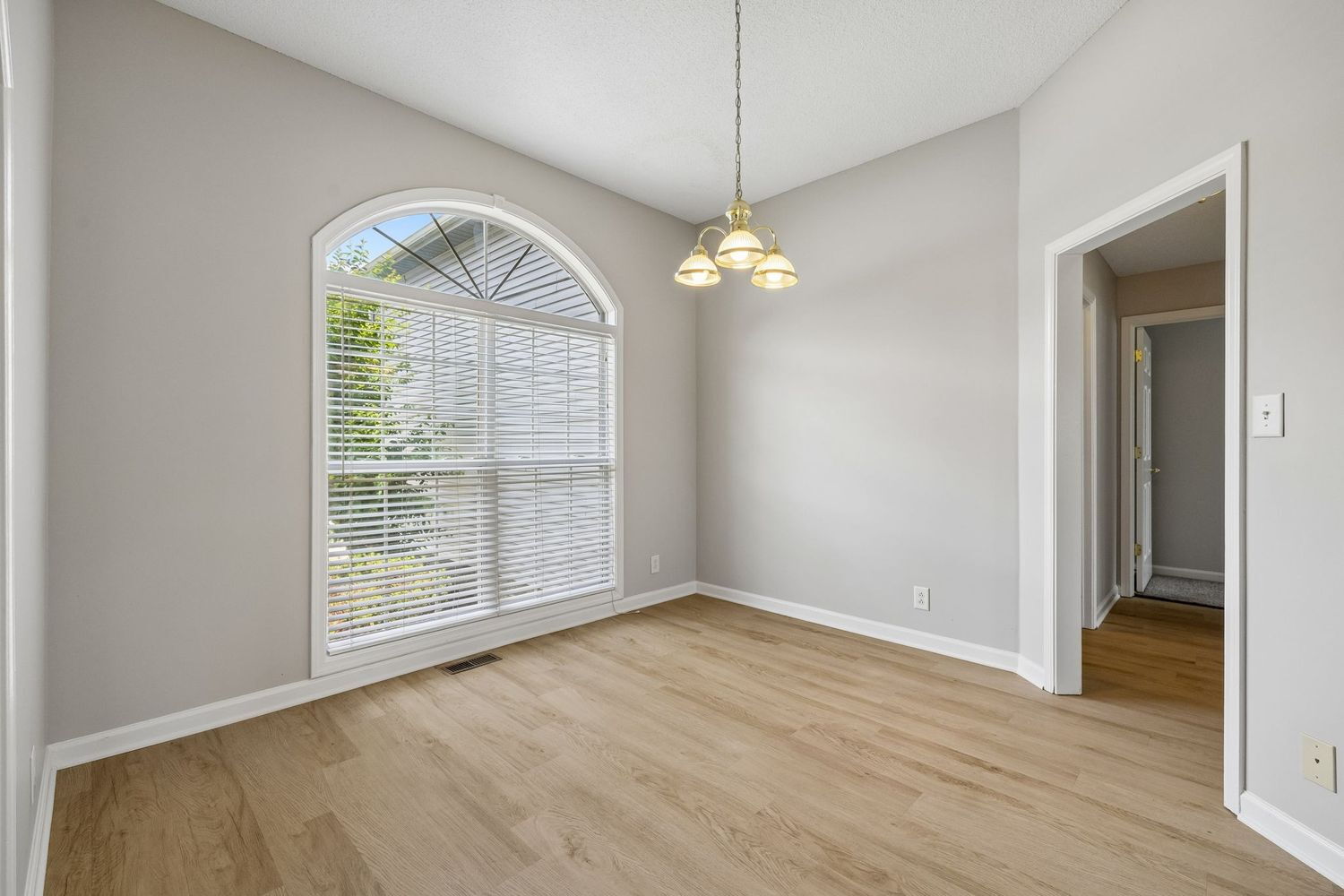 Building Photo - 3708 Kendra Ct N