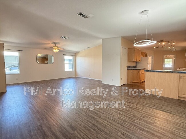 Building Photo - 3515 Zephyr Ln