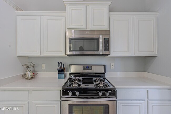 Building Photo - 3646 Grand Bahamas Dr