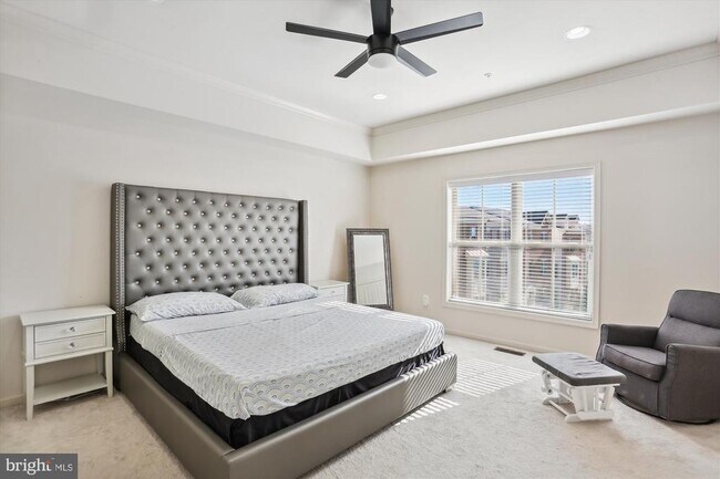 Building Photo - 13950 Estuary Dr