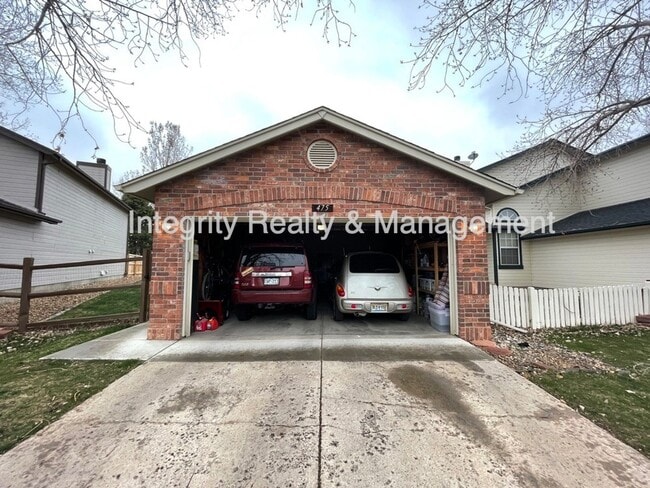 Building Photo - 475 E Chiswick Cir