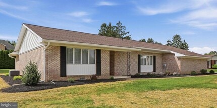 Building Photo - 11475 Pine Hill Dr