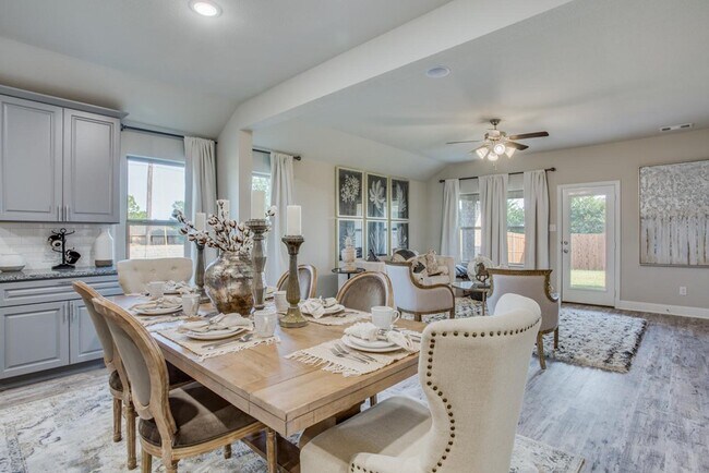 Building Photo - 2103 Silsbee Ct