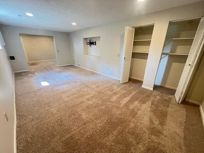 Building Photo - Adorable ranch