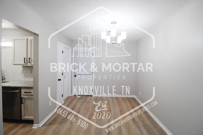 Building Photo - 2105 Belle Terra Rd