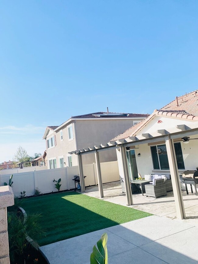 Building Photo - Gorgeous 4 Bedroom Home in West Murrieta