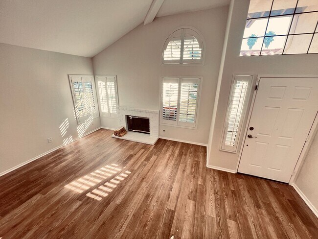 Building Photo - Oceanside Rancho Del Oro 4 Bedroom 3 Bath Home