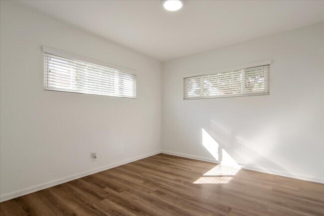 Building Photo - 11856 Beatrice St