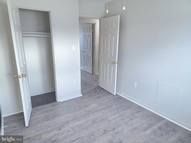 Building Photo - 130 W 13th St