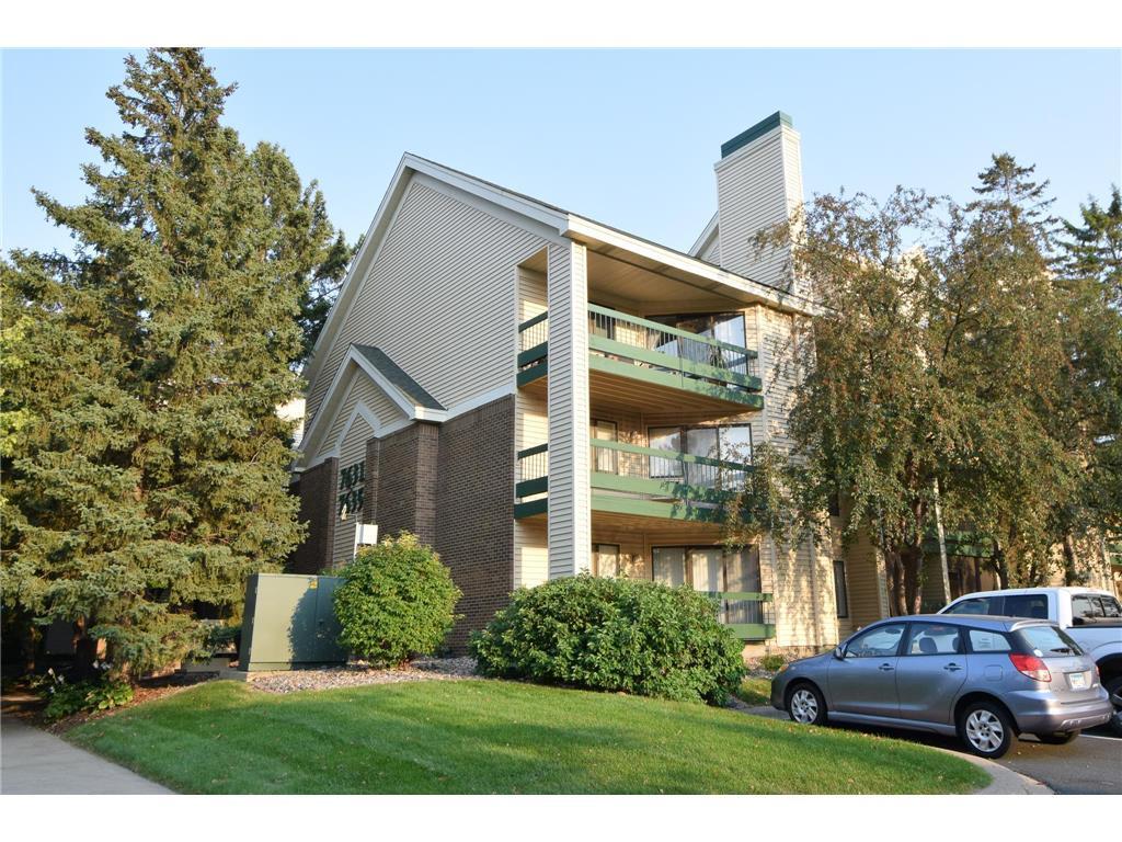 Building Photo - 7635 Edinborough Way