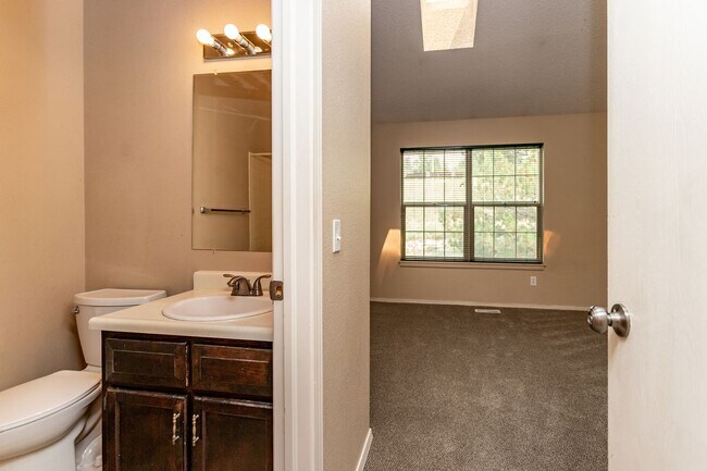 Building Photo - 6853 Mountain Top Ln